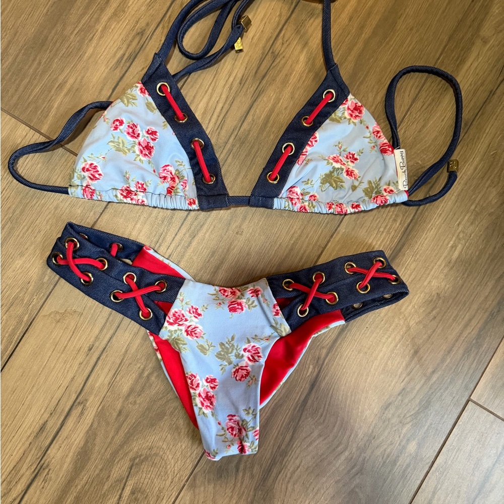 Beach Bunny barefoot in the park Bikini